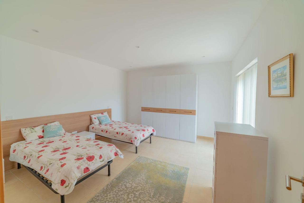 Luxury Seaview & Pool-Hosted By Sweetstay 멜리에하 외부 사진