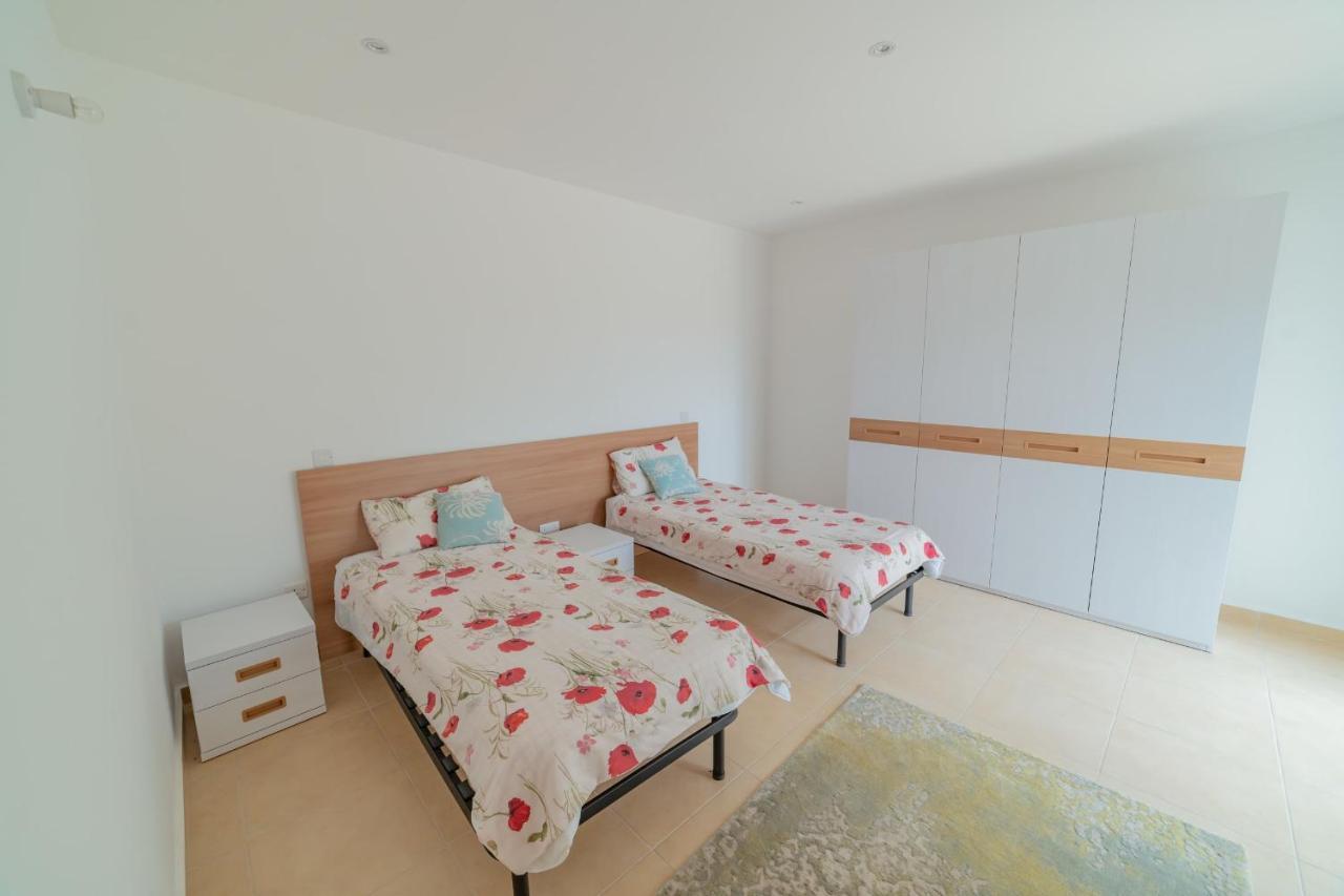 Luxury Seaview & Pool-Hosted By Sweetstay 멜리에하 외부 사진
