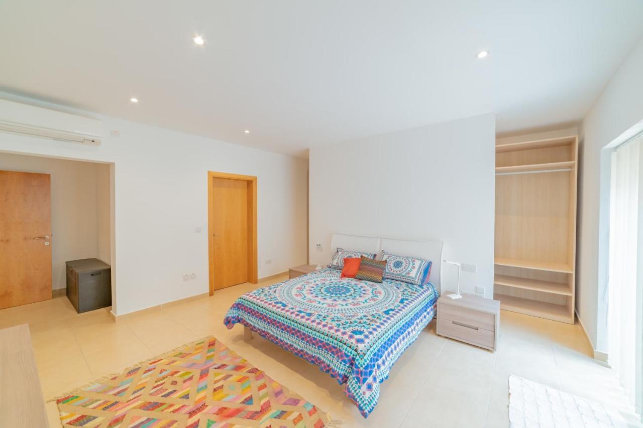 Luxury Seaview & Pool-Hosted By Sweetstay 멜리에하 외부 사진