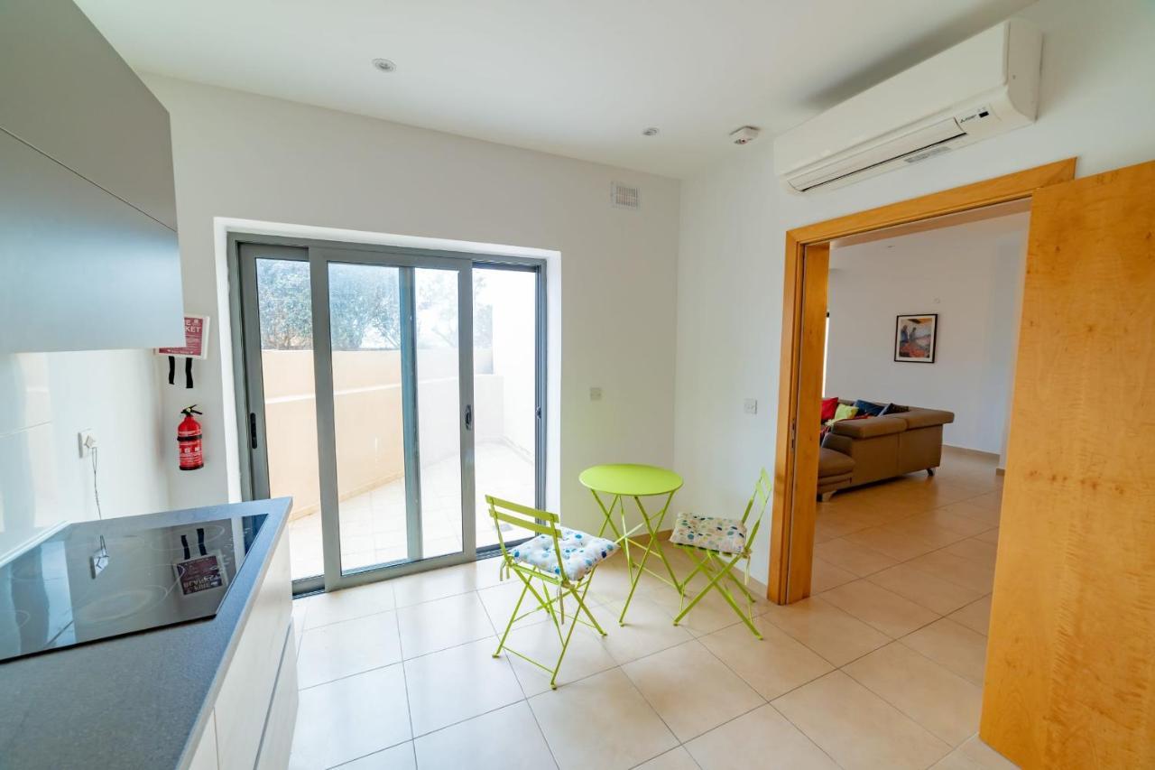 Luxury Seaview & Pool-Hosted By Sweetstay 멜리에하 외부 사진