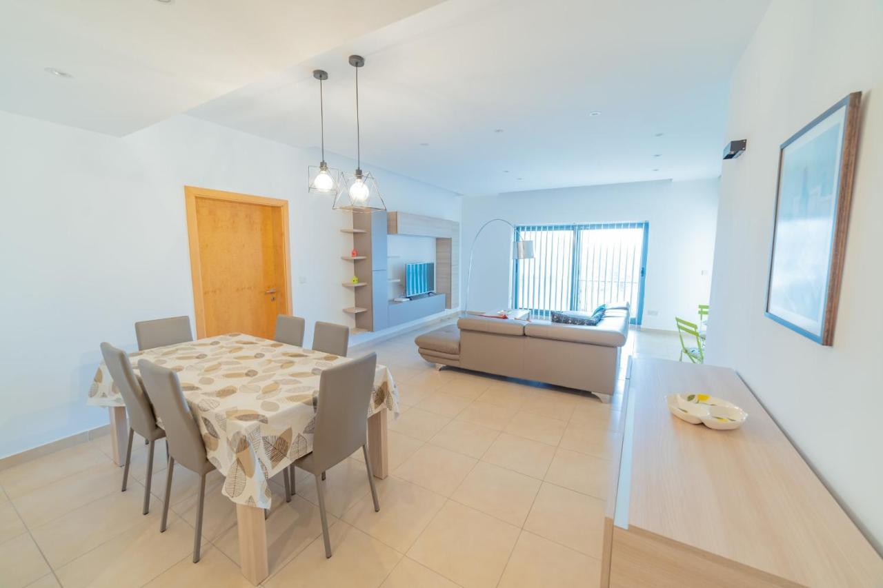 Luxury Seaview & Pool-Hosted By Sweetstay 멜리에하 외부 사진